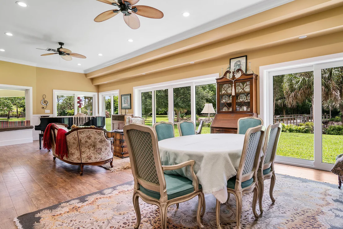 Photo of 6624 Dillman Road