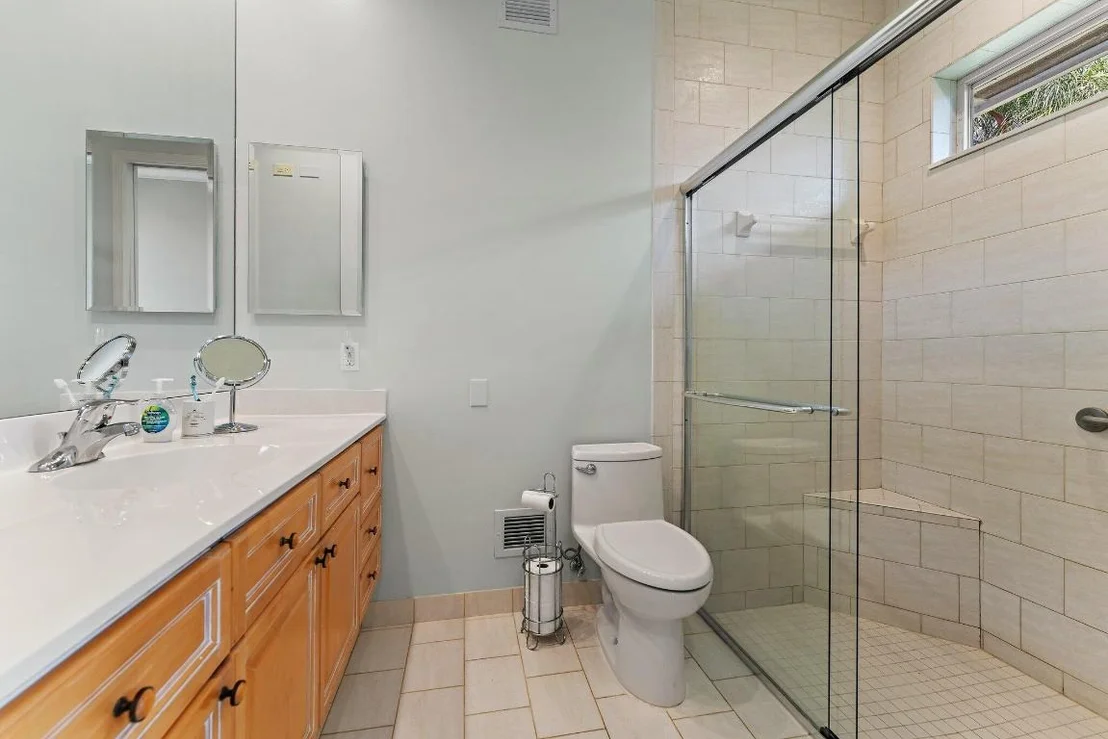 Photo of 18440 SE Lakeside Drive