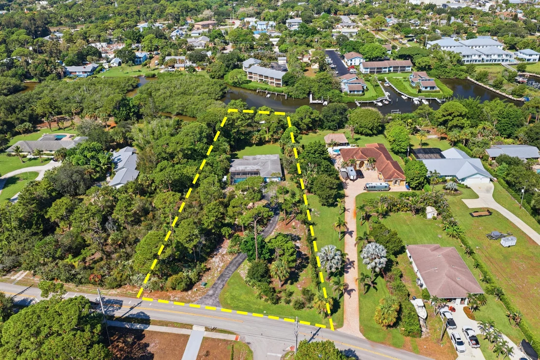 Photo of 4916 SE MANATEE COVE Road