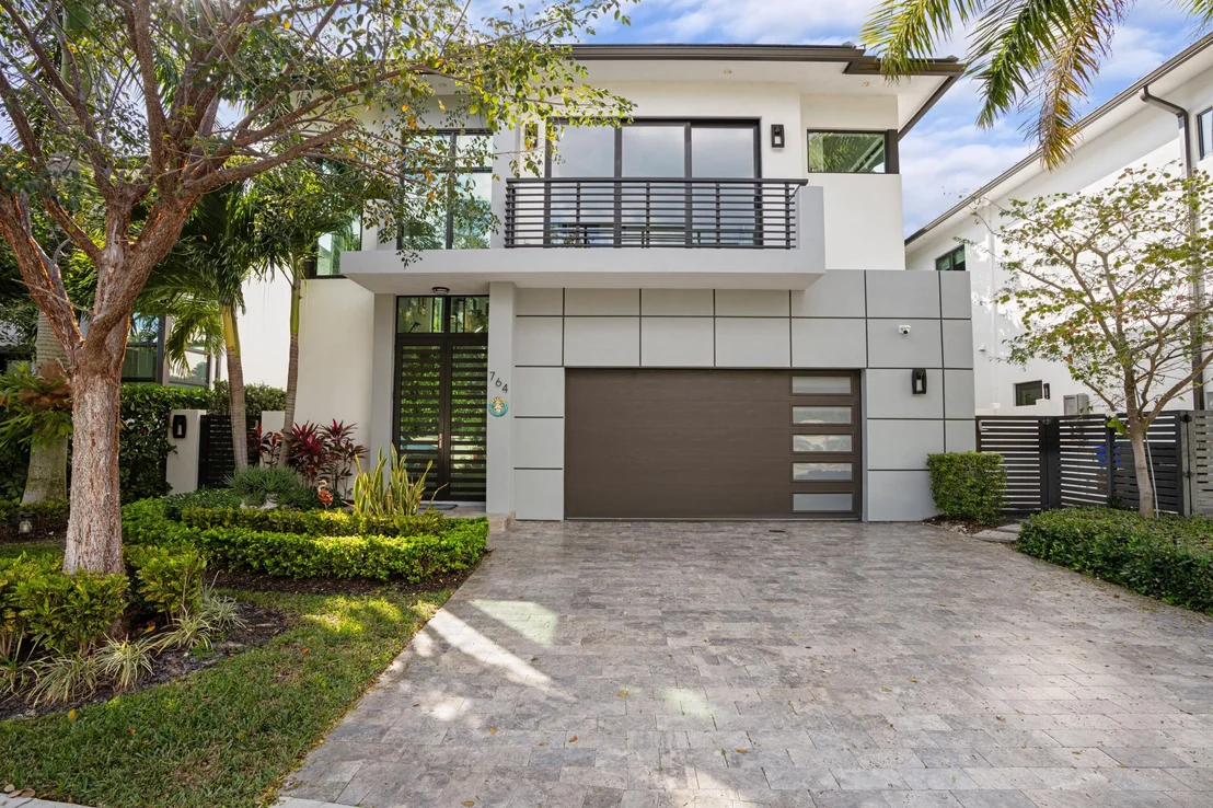 Photo of 764 Lake Trail