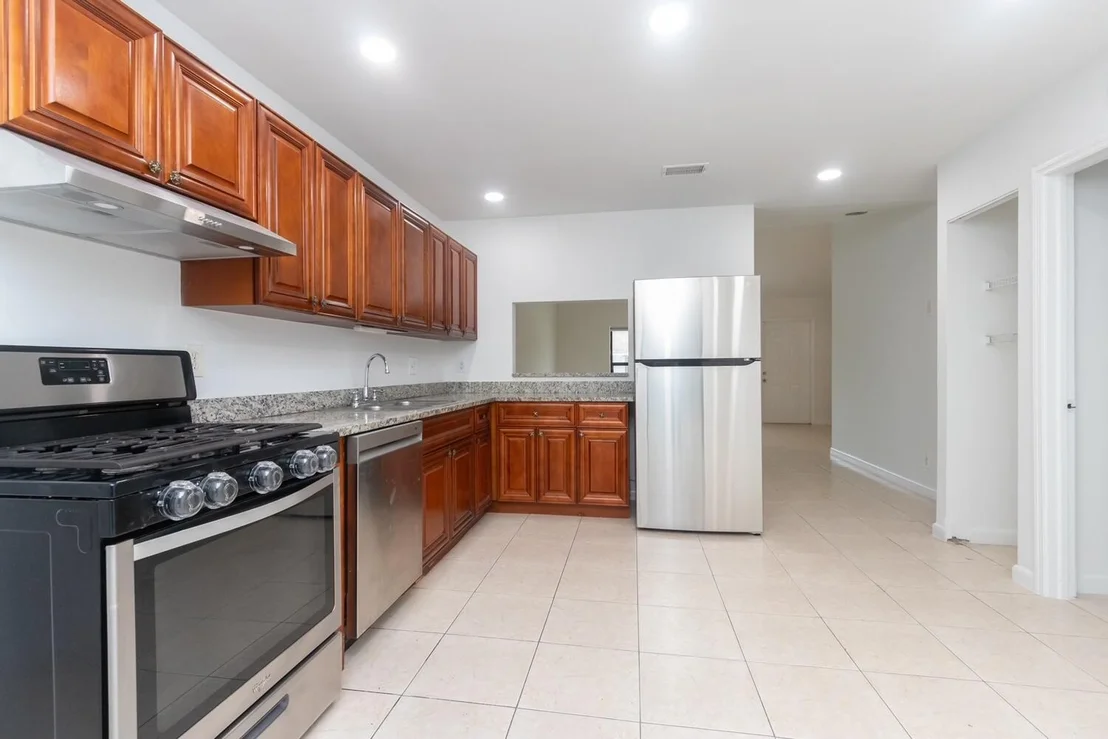 Photo of 5790 Ithaca Circle E