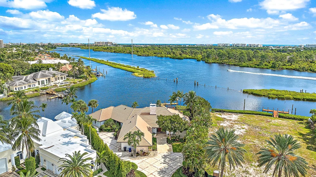 Photo of 231 Commodore Drive