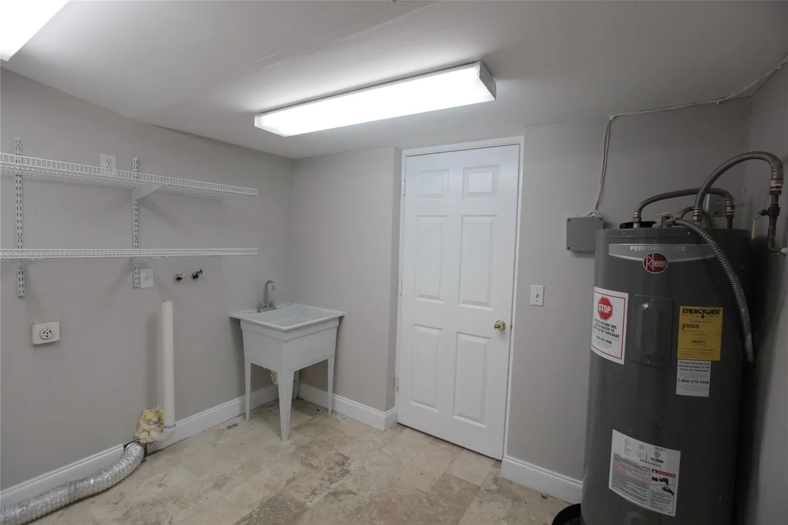 Photo of 305 Gulfstream Drive