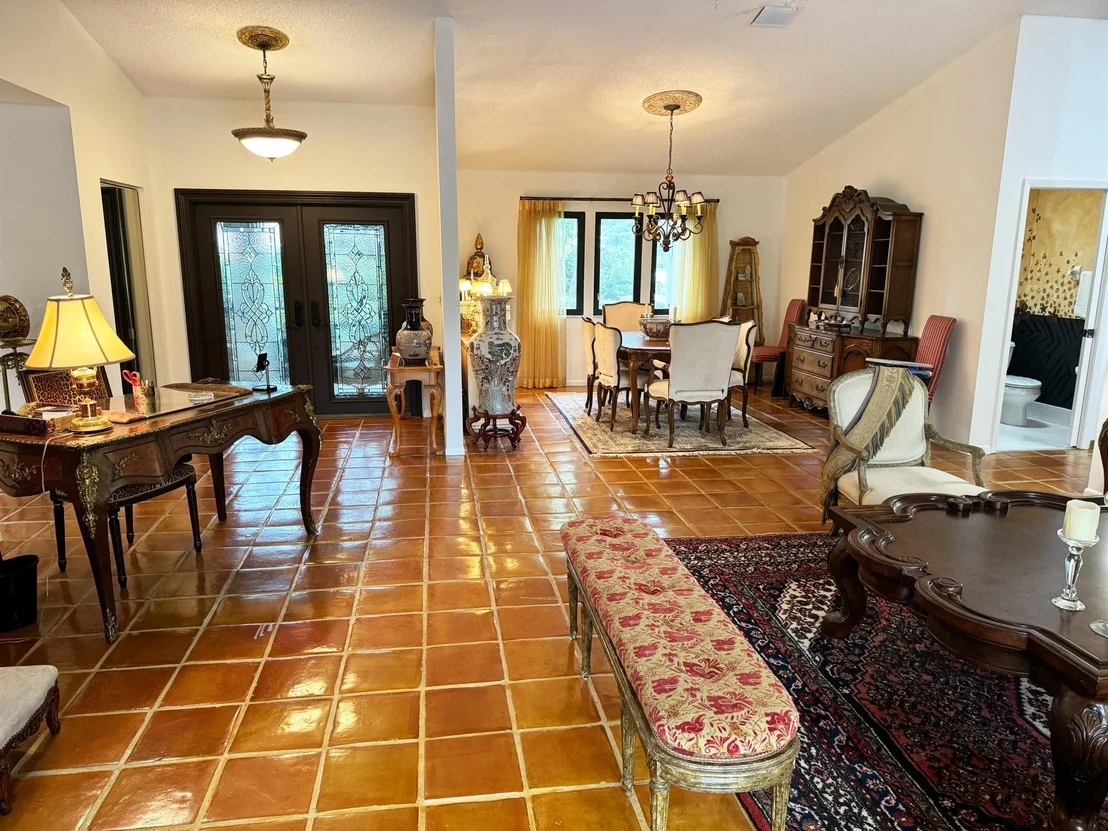 Photo of 2450 Riviera Drive