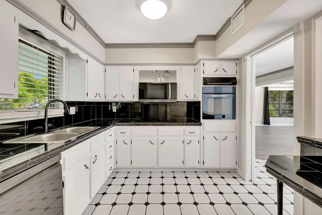 Photo of 1233 SE 12th Terrace
