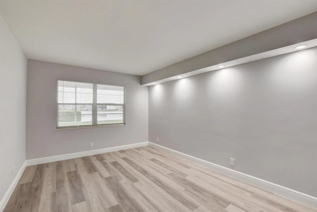 Photo of 1066 Exeter D