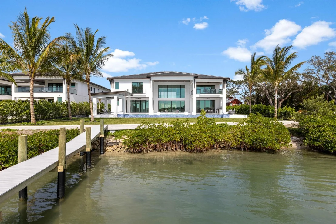 Photo of 88 W Riverside Drive
