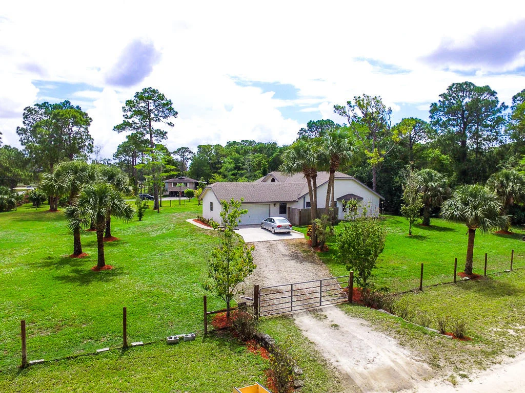 Photo of 16972 W Calder Drive