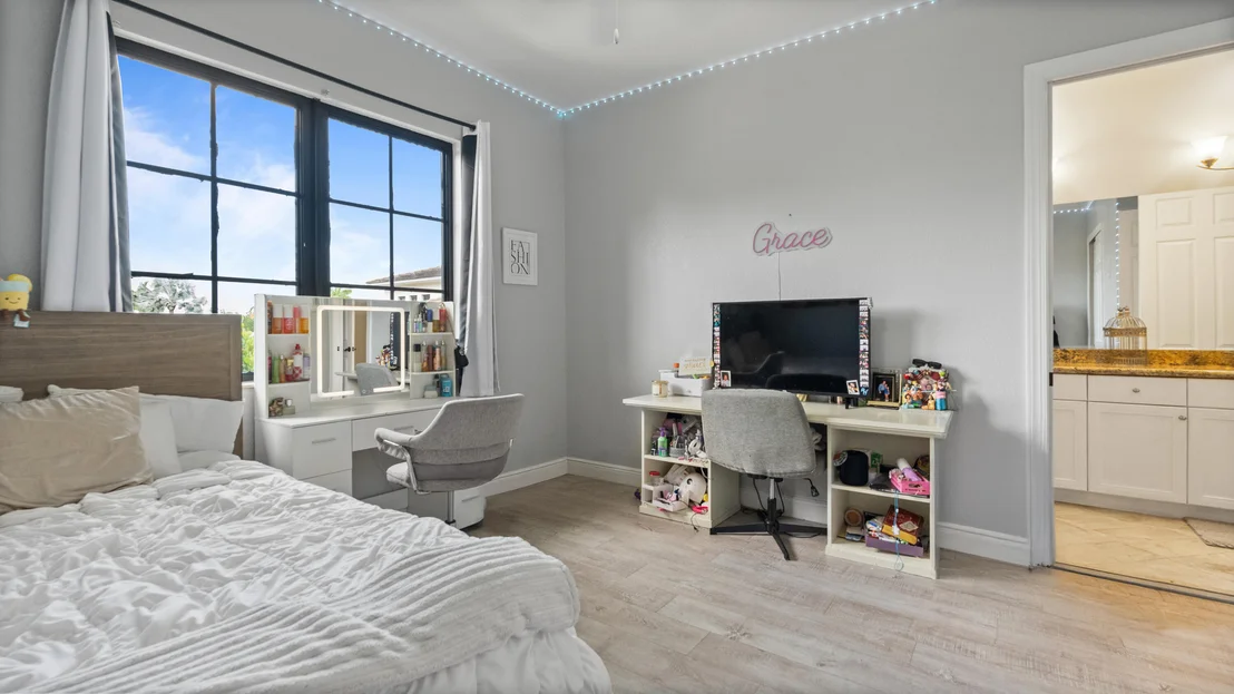 Photo of 9521 Eden Manor