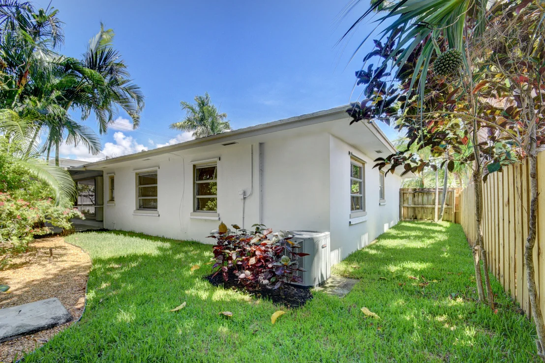 Photo of 335 Vanderbilt Drive