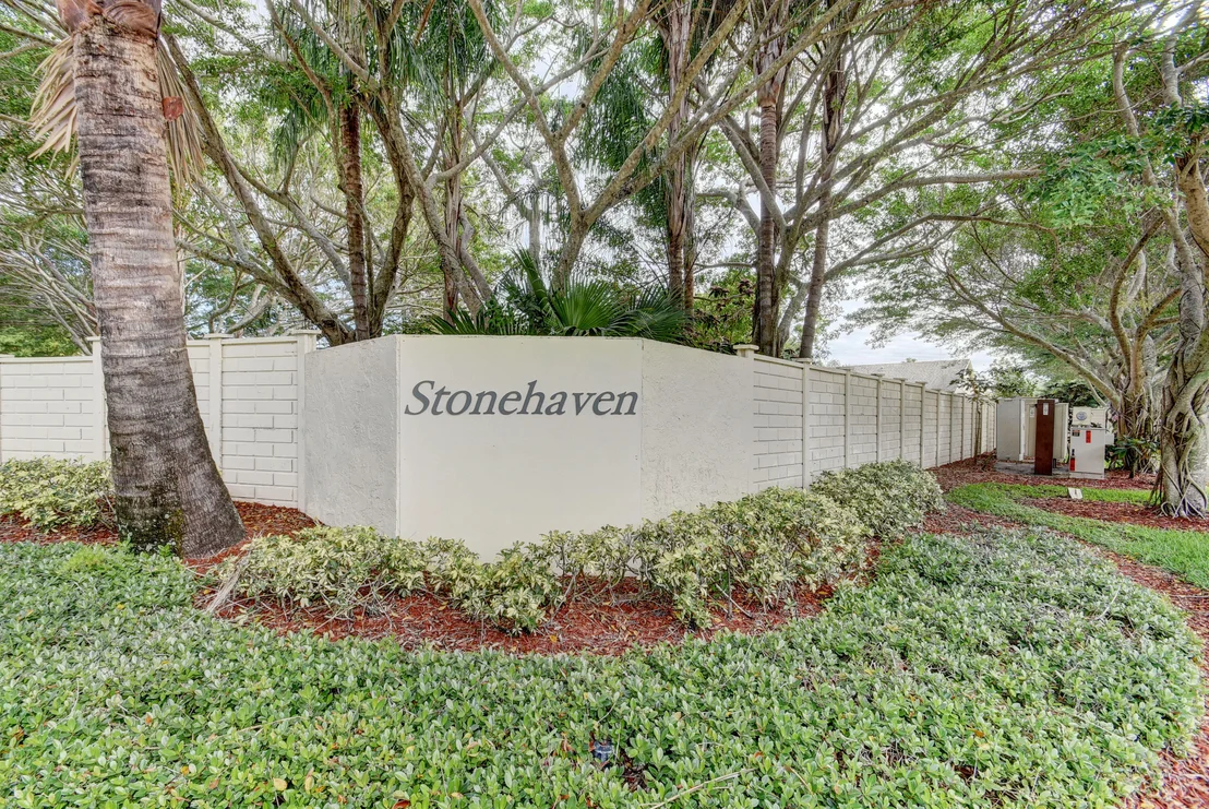 Photo of 1844 Edgewater Drive