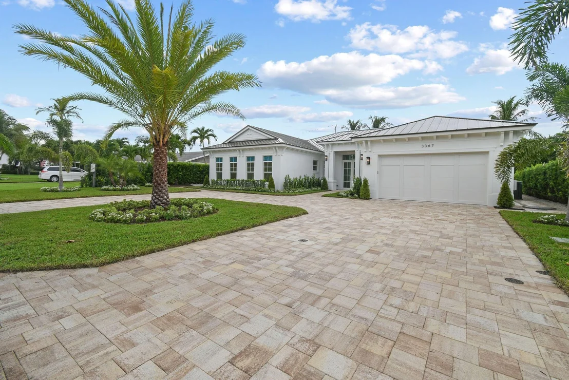 Photo of 3367 Cove Road