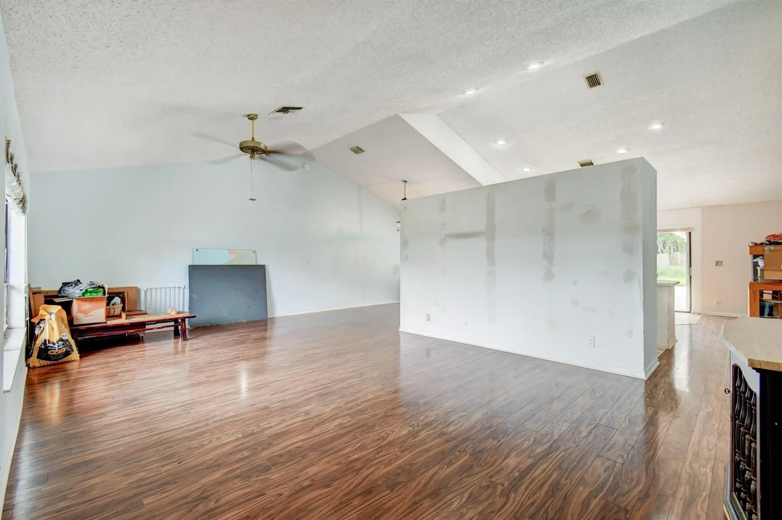 Photo of 5822 Sun Pointe Circle
