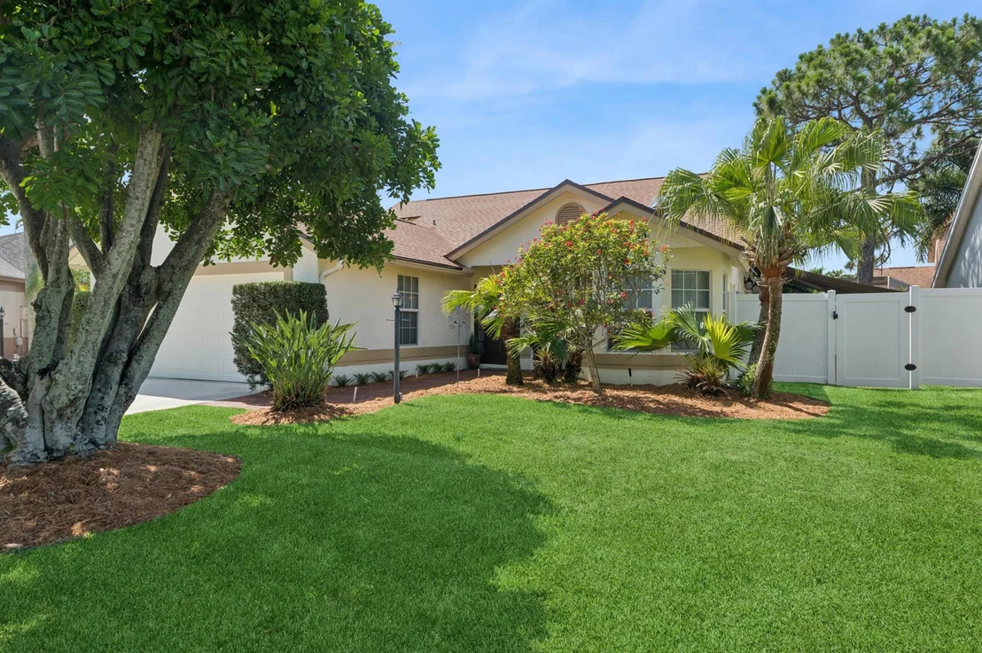 Photo of 12861 Meadowbend Drive