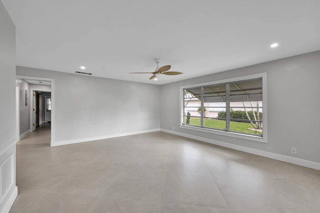 Photo of Unit D at 285 Main Boulevard