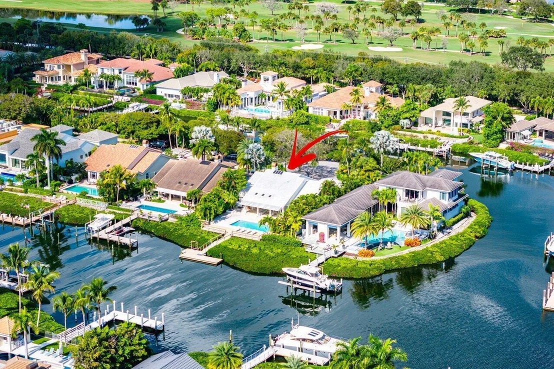 Photo of 215 Island Drive