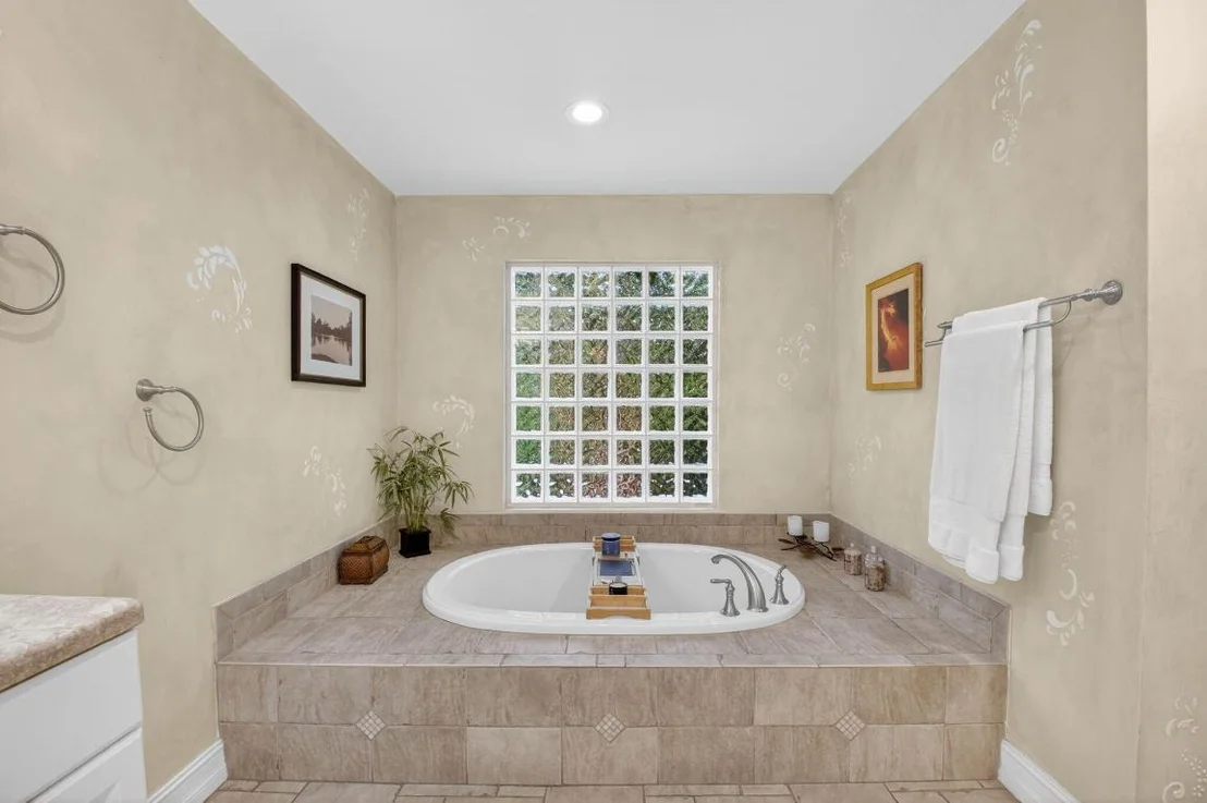 Photo of 4911 Pineview Circle