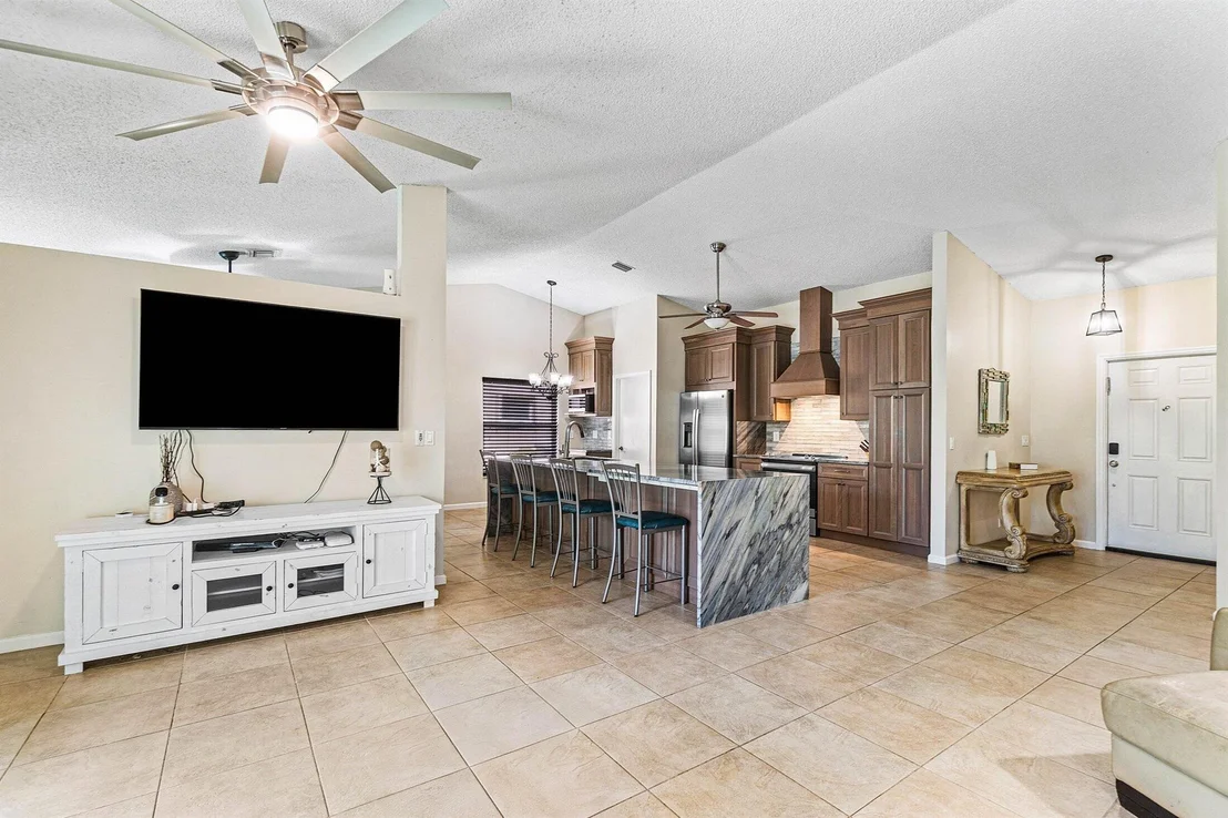 Photo of 5155 Rosen Boulevard