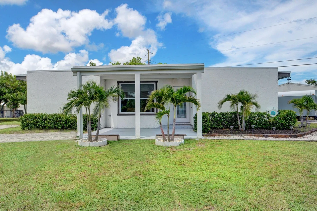 Photo of 599 Owosso Road