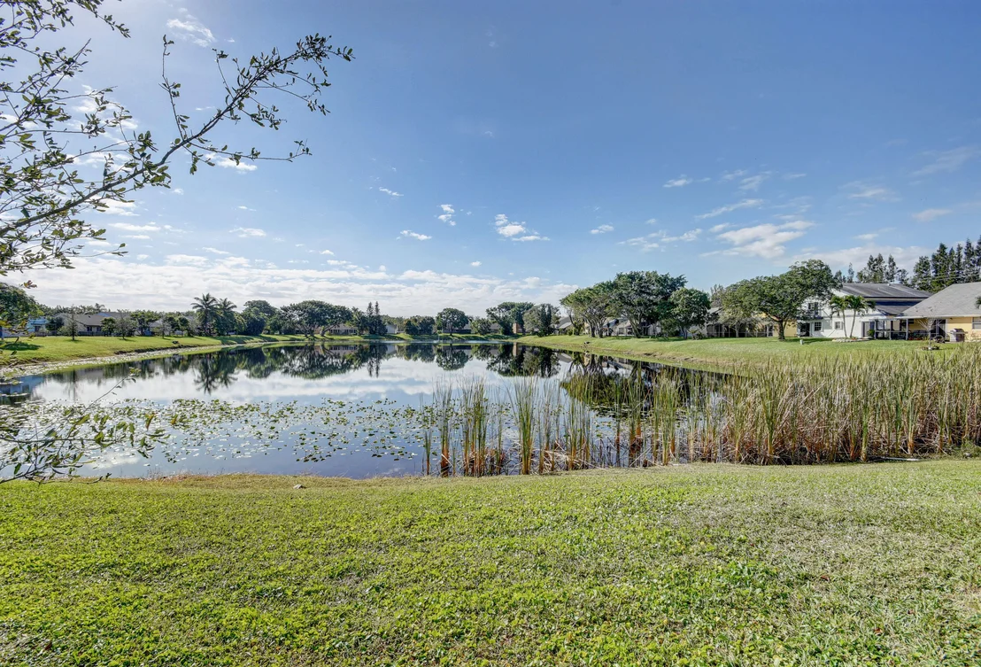 Photo of 1844 Edgewater Drive