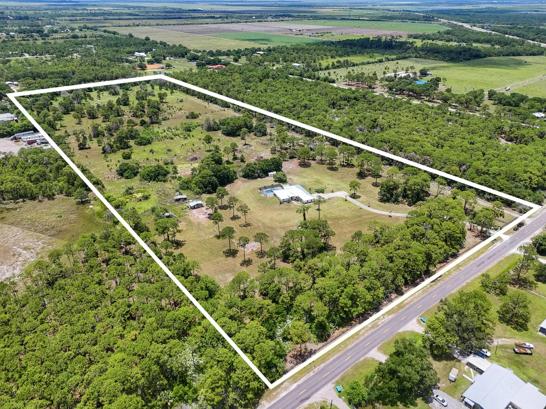 Photo of 425 N FFA Road