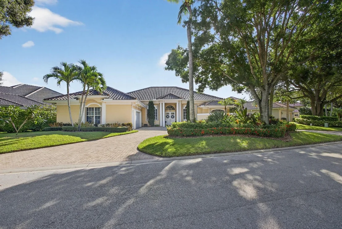 Photo of 111 N River Drive W