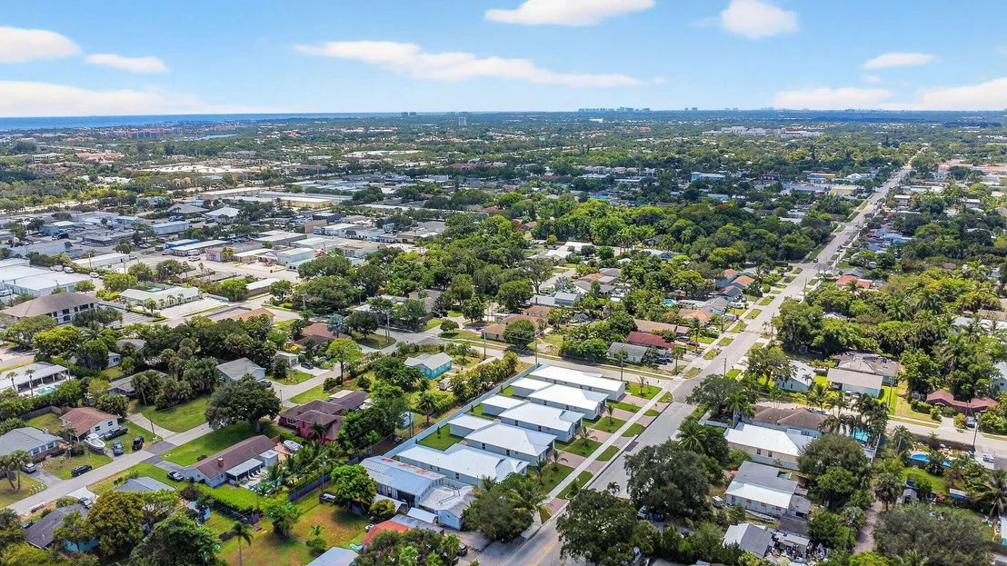 Photo of 611 N Loxahatchee Drive