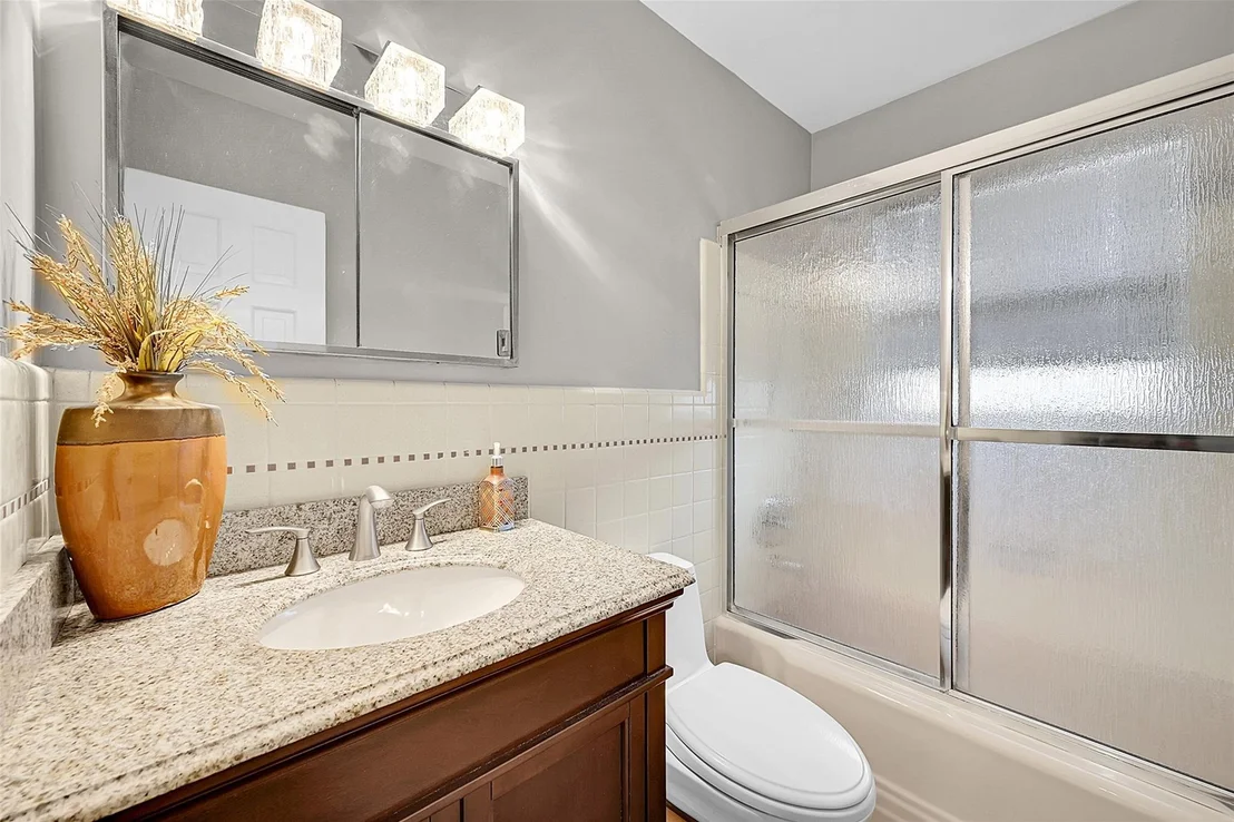 Photo of 240 SE 3rd Street