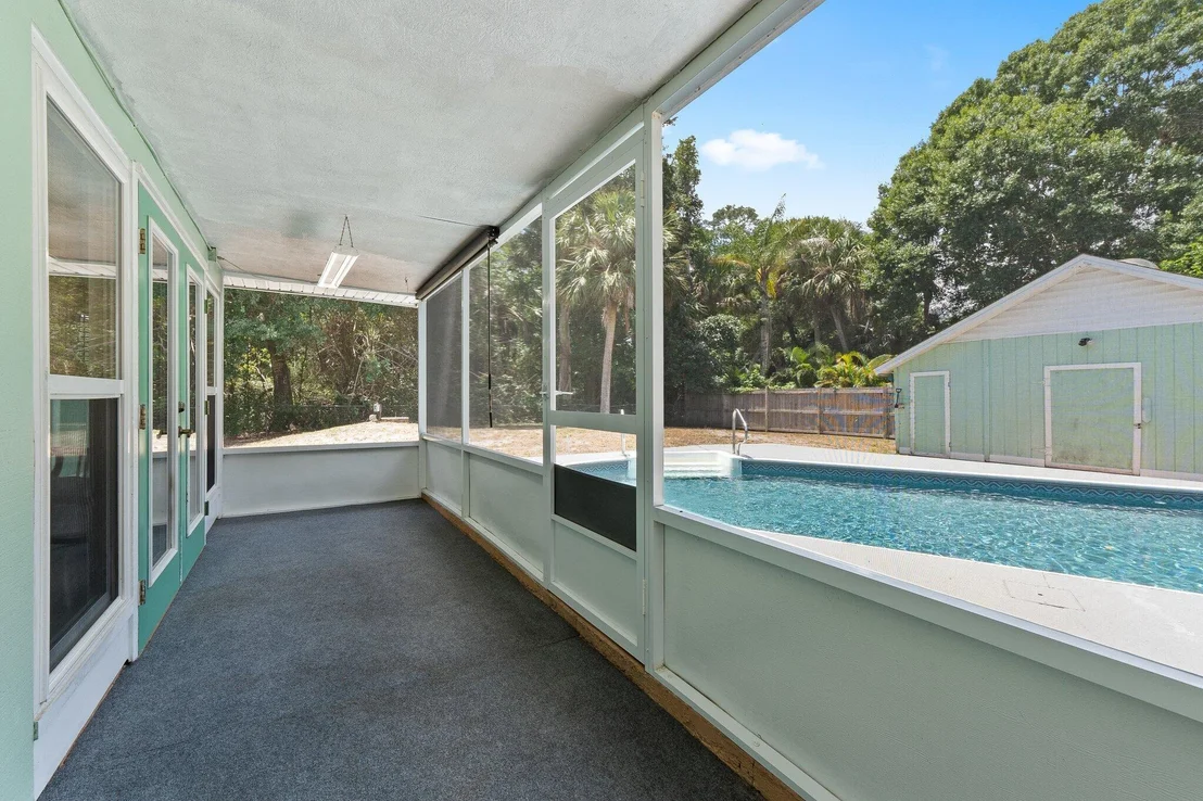 Photo of 1835 Flora Lane