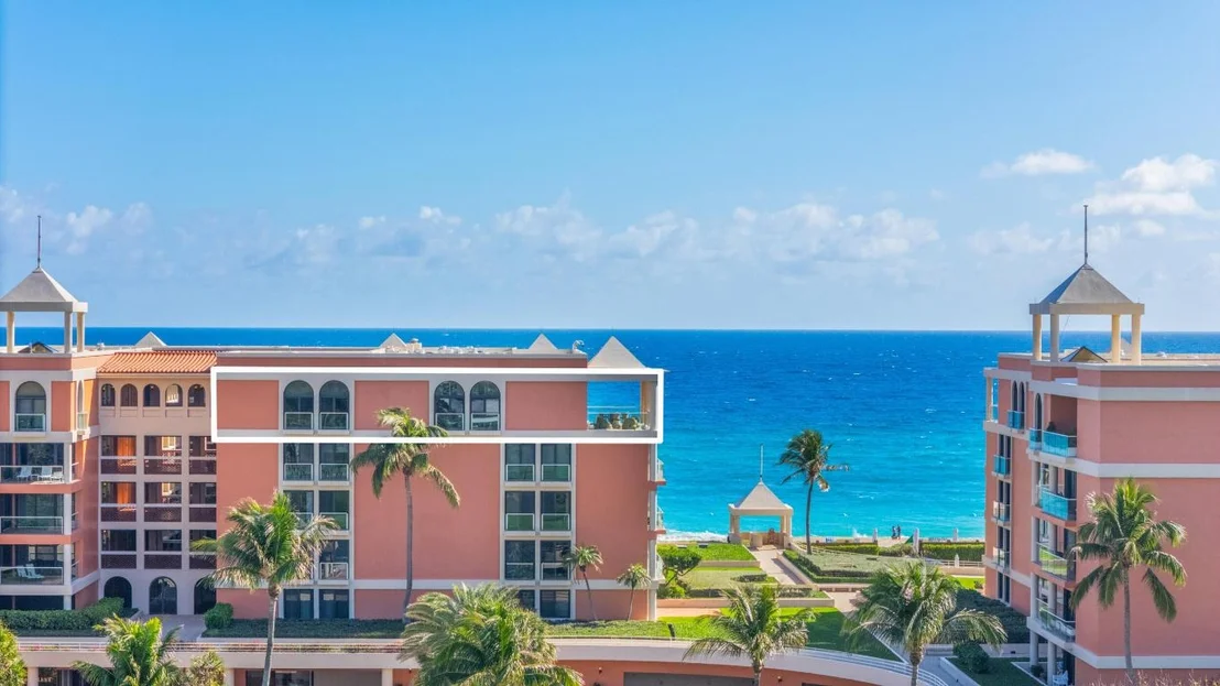 Photo of Unit NPH4 at 2 N Breakers Row Row
