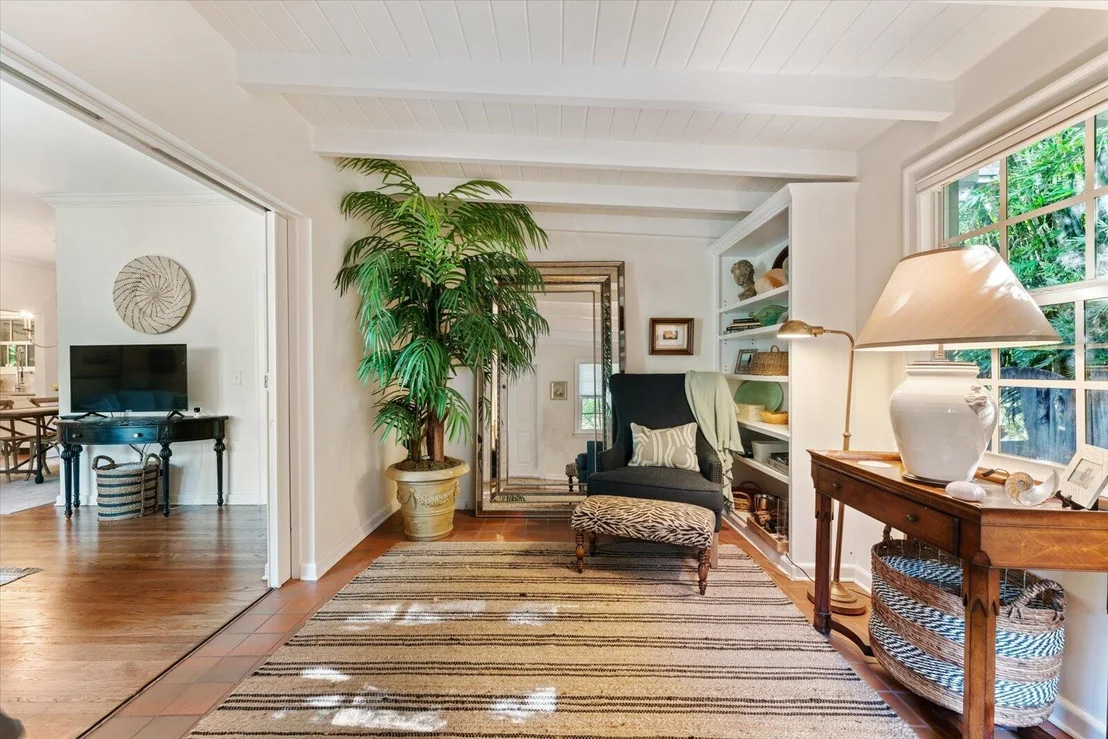 Photo of 733 Sunset Road