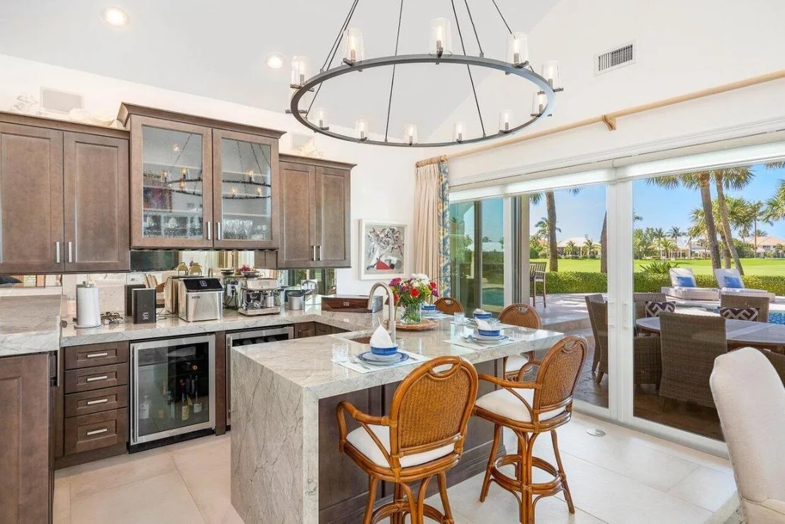 Photo of 2160 SE Golfview Lane