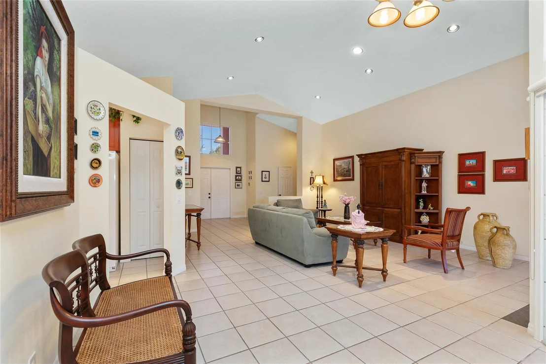 Photo of 1041 SW Cedar Falls Drive