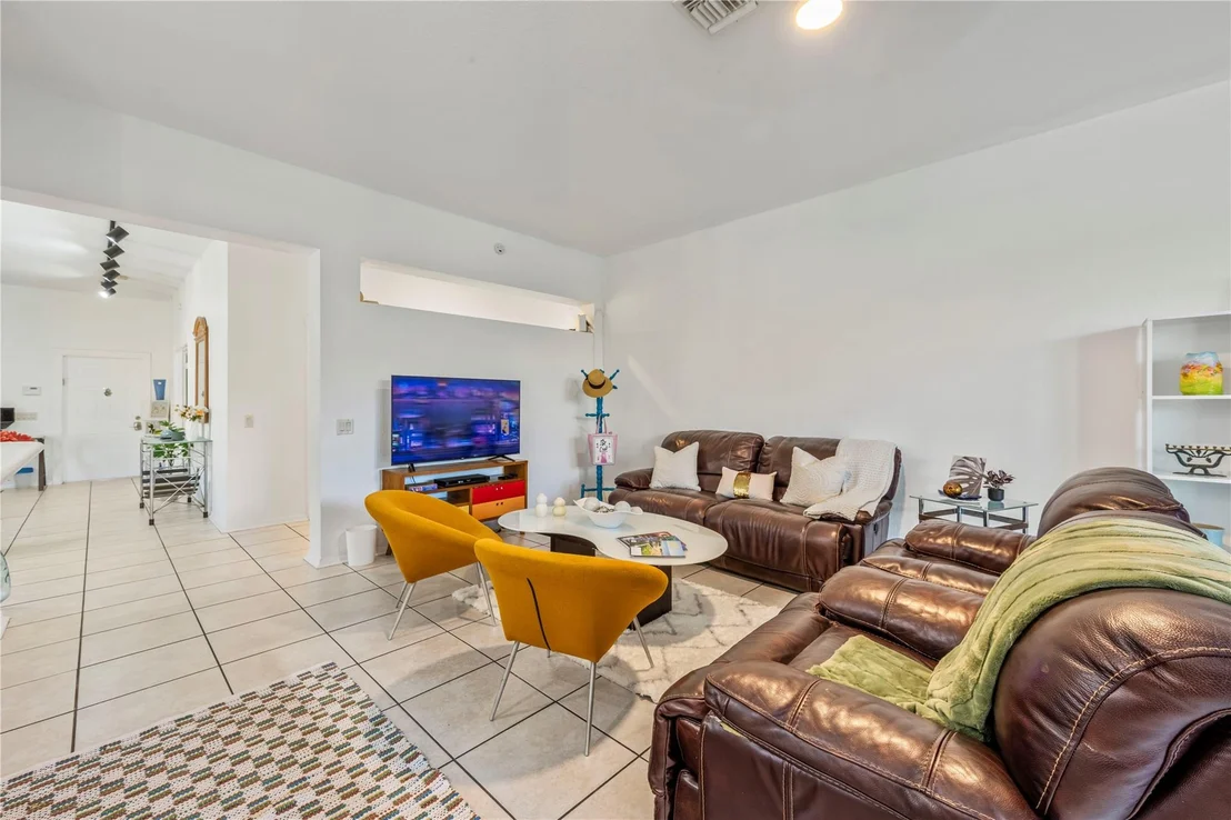 Photo of 934 S Sunflower Circle
