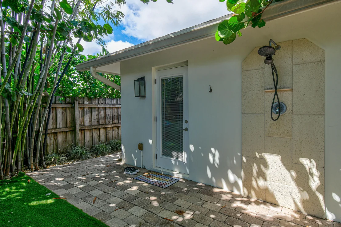 Photo of 106 Windsor Road E