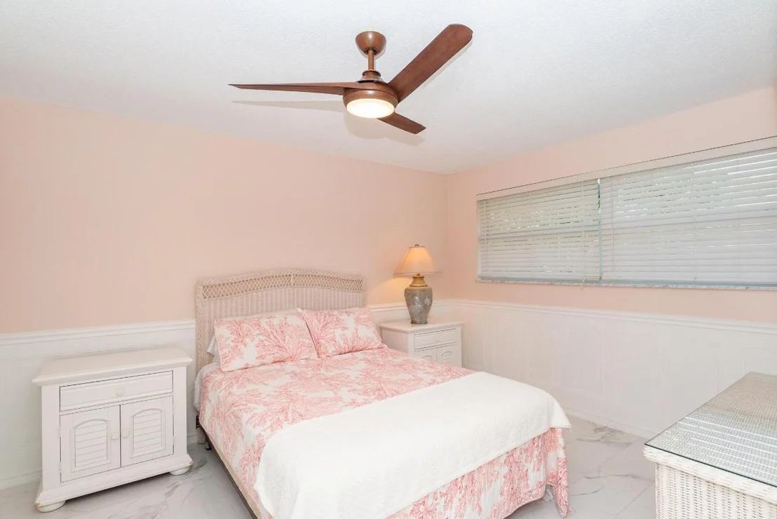 Photo of 2811 SE Fairway W