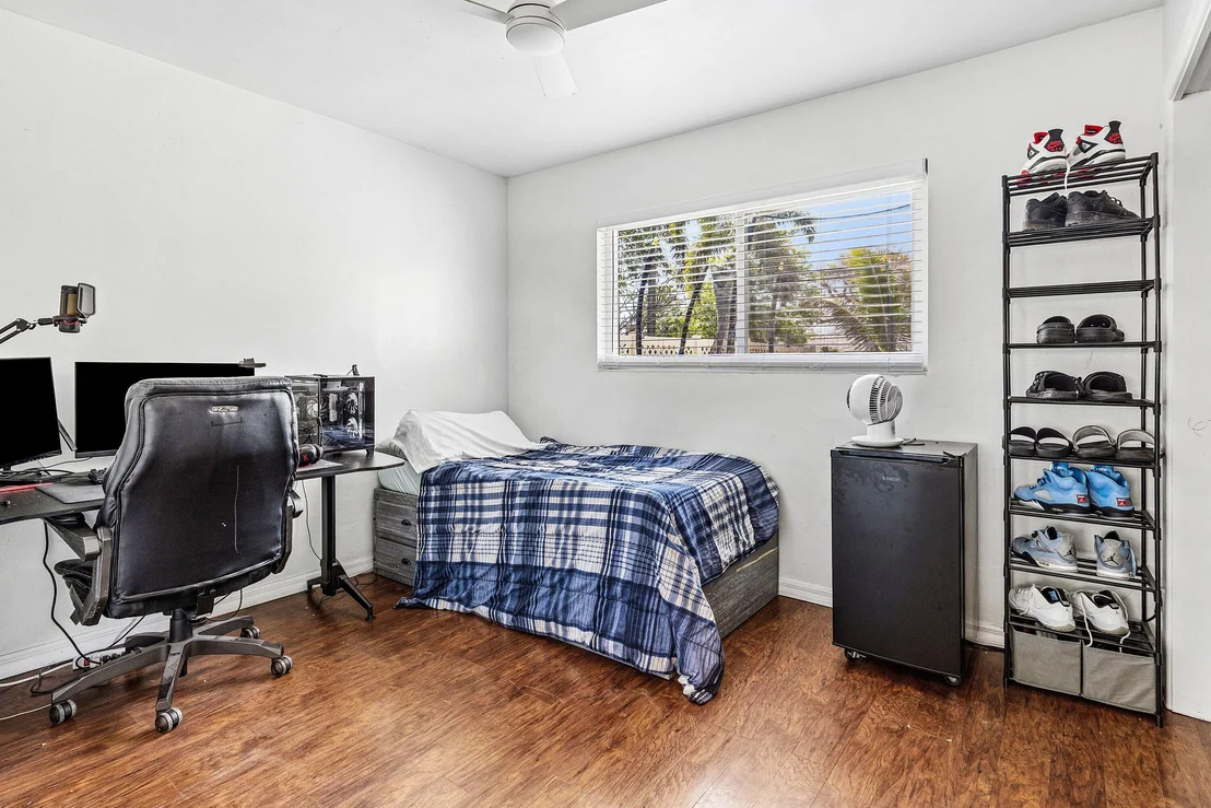 Photo of 1603 Crest Drive