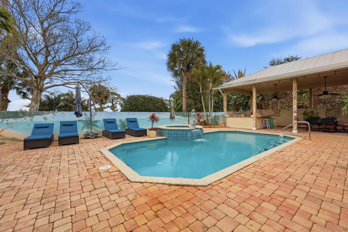 Photo of 2412 SE Saint Lucie Boulevard