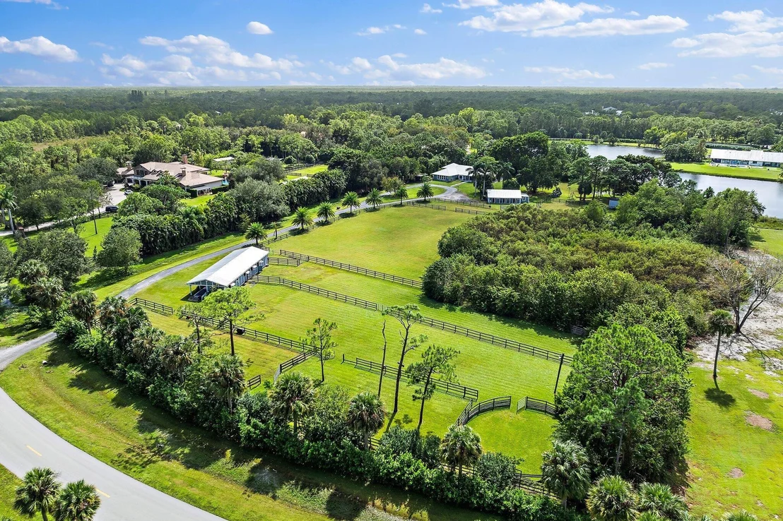 Photo of 2505 SE Ranch Acres Circle