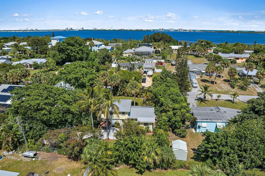 Photo of 4166 NE Sunset Drive