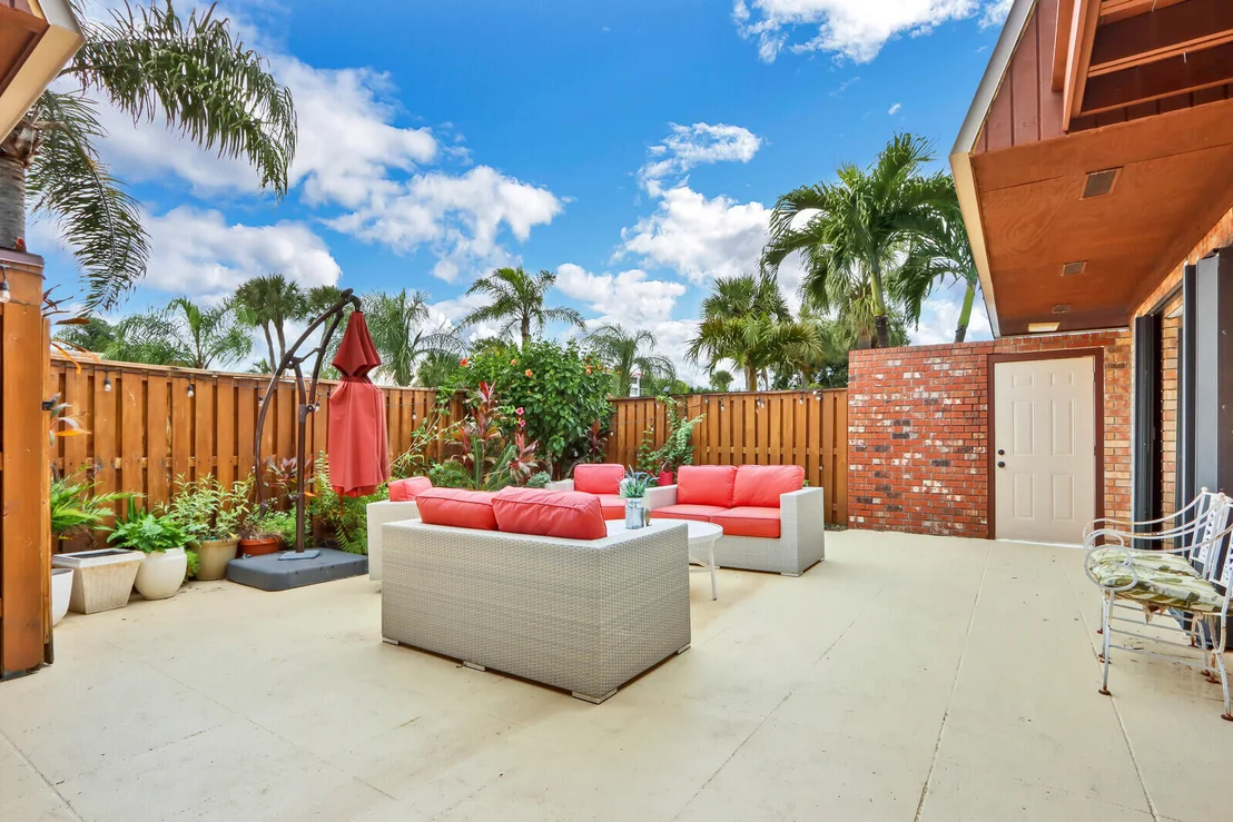 Photo of Unit 18D at 1420 Ocean Way