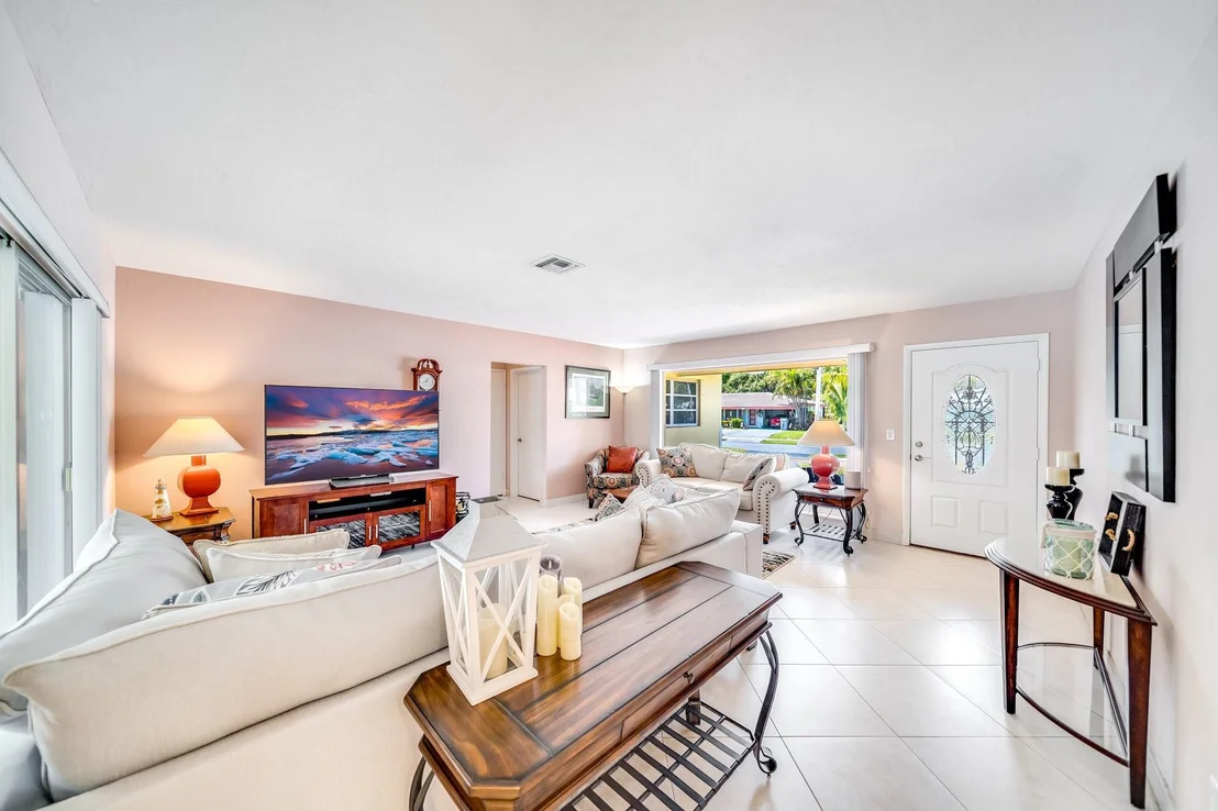 Photo of 188 SE 2nd Avenue