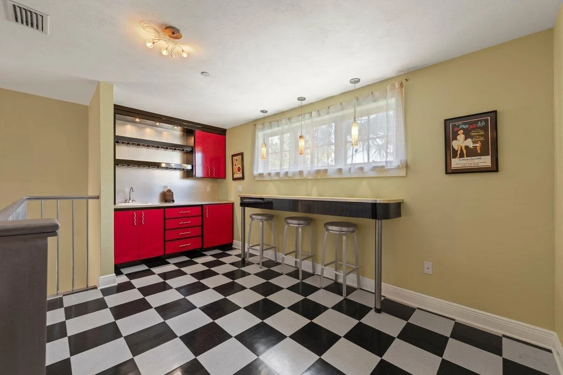 Photo of 501 GRANADA Drive