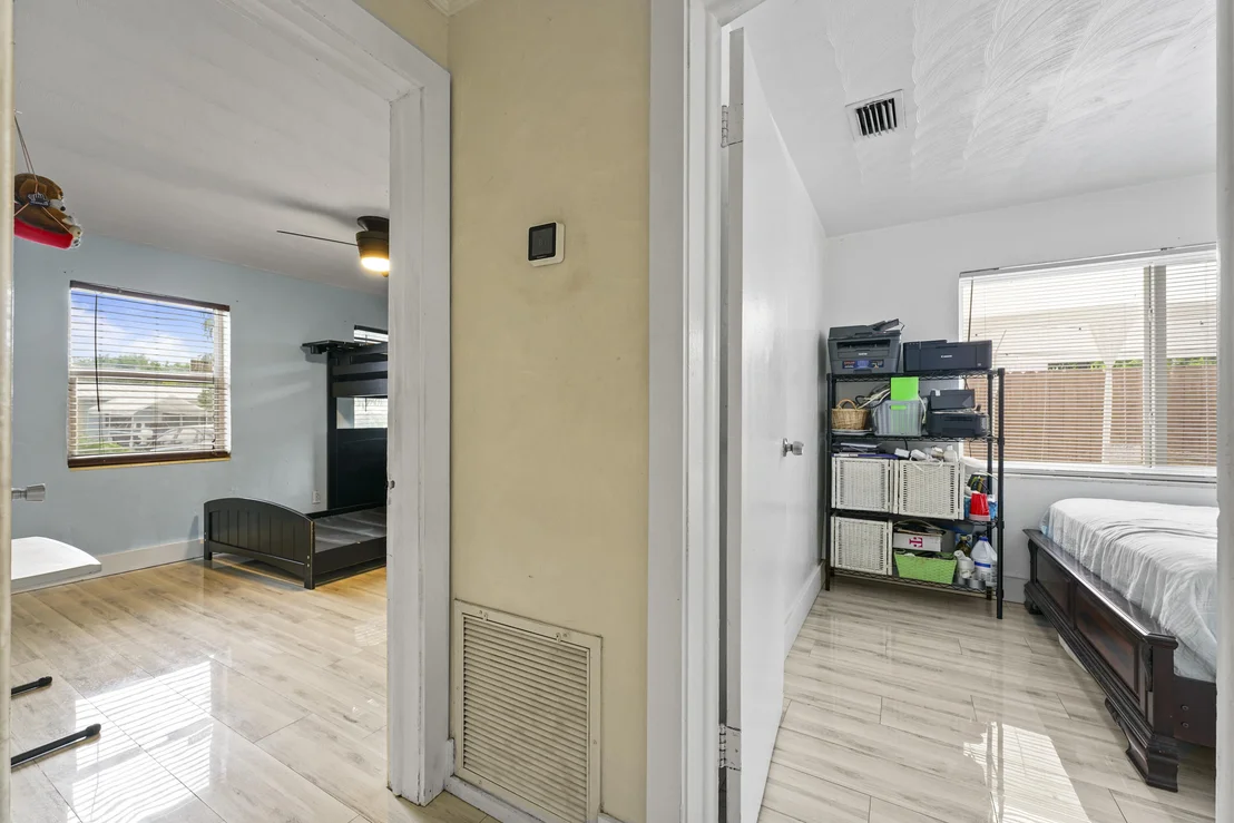 Photo of 2541 NE 7th Terrace
