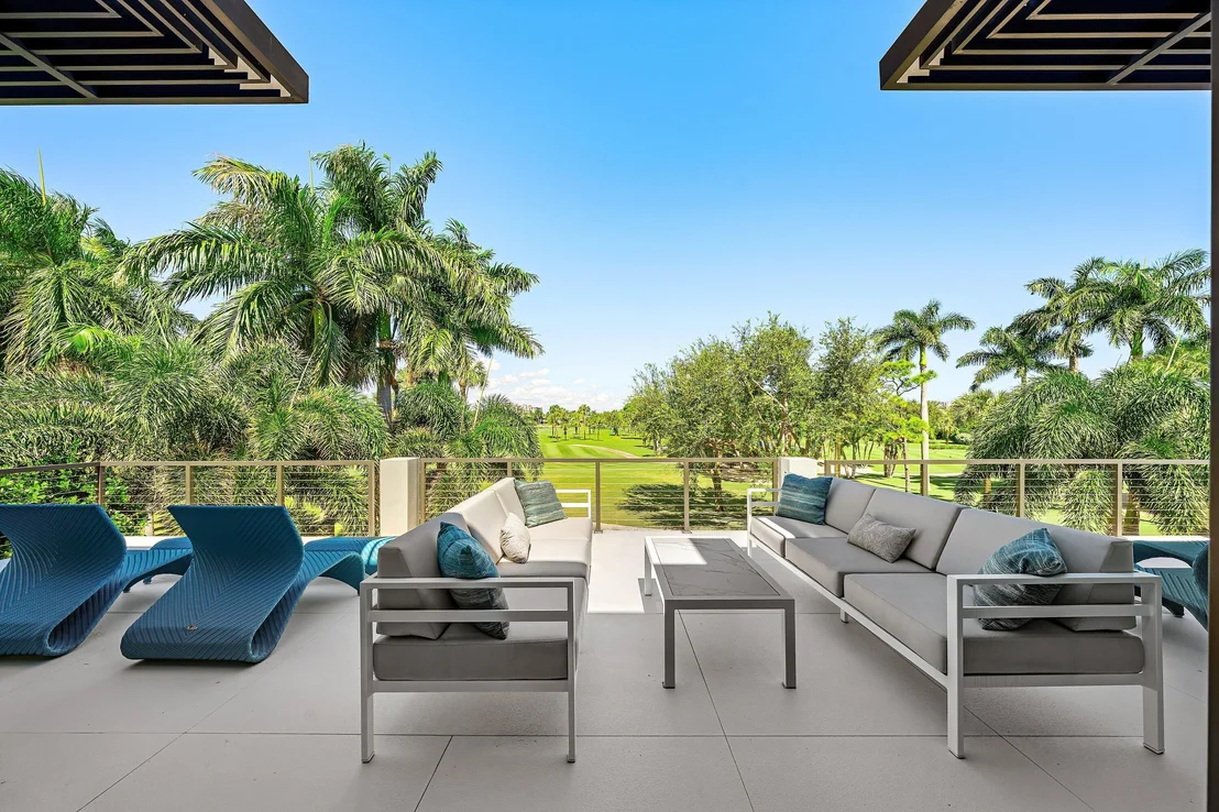 Photo of 471 ROYAL PALM Way