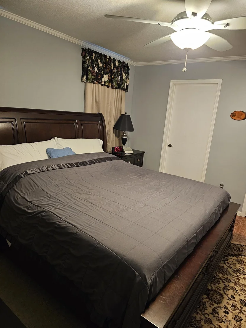 Photo of 877 Laurel Circle