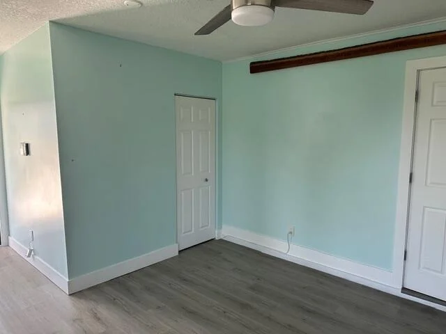 Photo of 907 SE Lake Street