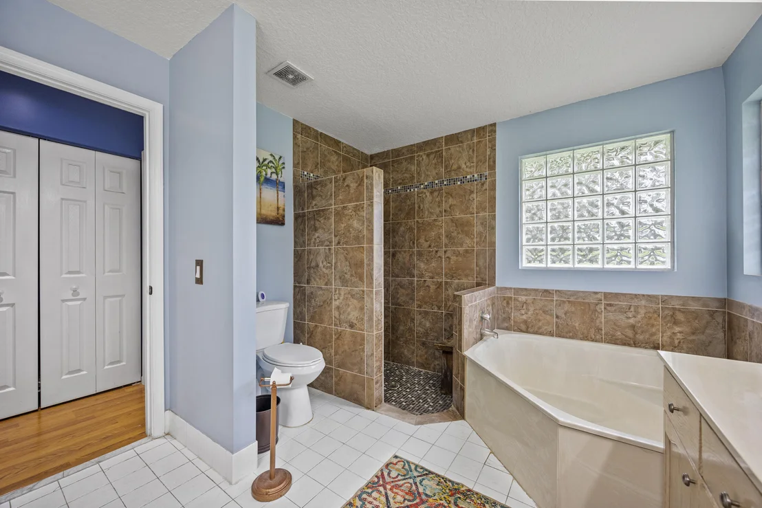 Photo of 6434 Mandarin Boulevard