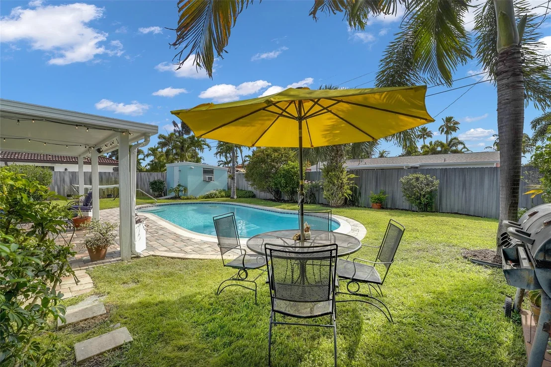 Photo of 17 SE 9th Avenue