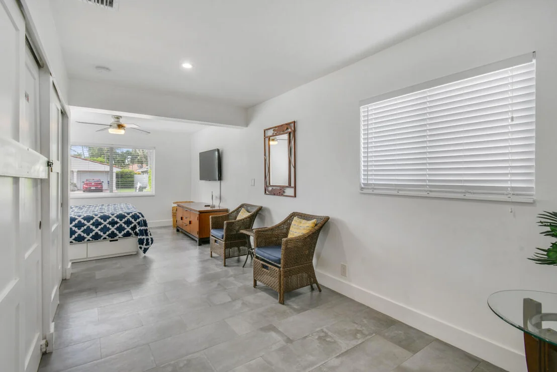 Photo of 1182 Beach Road